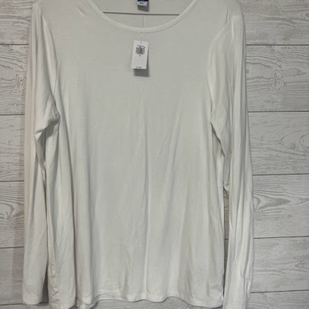 Old Navy White Long Sleeve Thin Tee- NWT- Size XS
